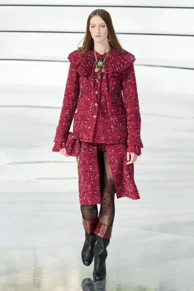 Look 27